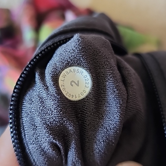 🩷 Lululemon Pace Rival Mid-Rise Skirt in Vivid Floral Tone Multi EUC - Picture 6 of 6